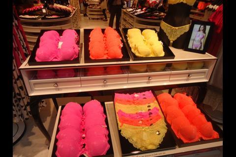 Boux_Avenue_Westfield_London__9_